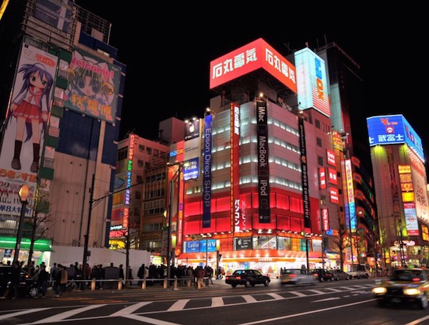 Comparing the changing landscape of Akihabara today and ten years ago ...